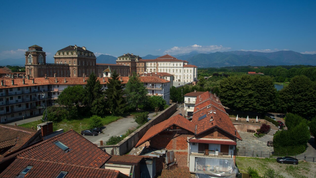 Venaria Edificio in vendita Vista Reggia